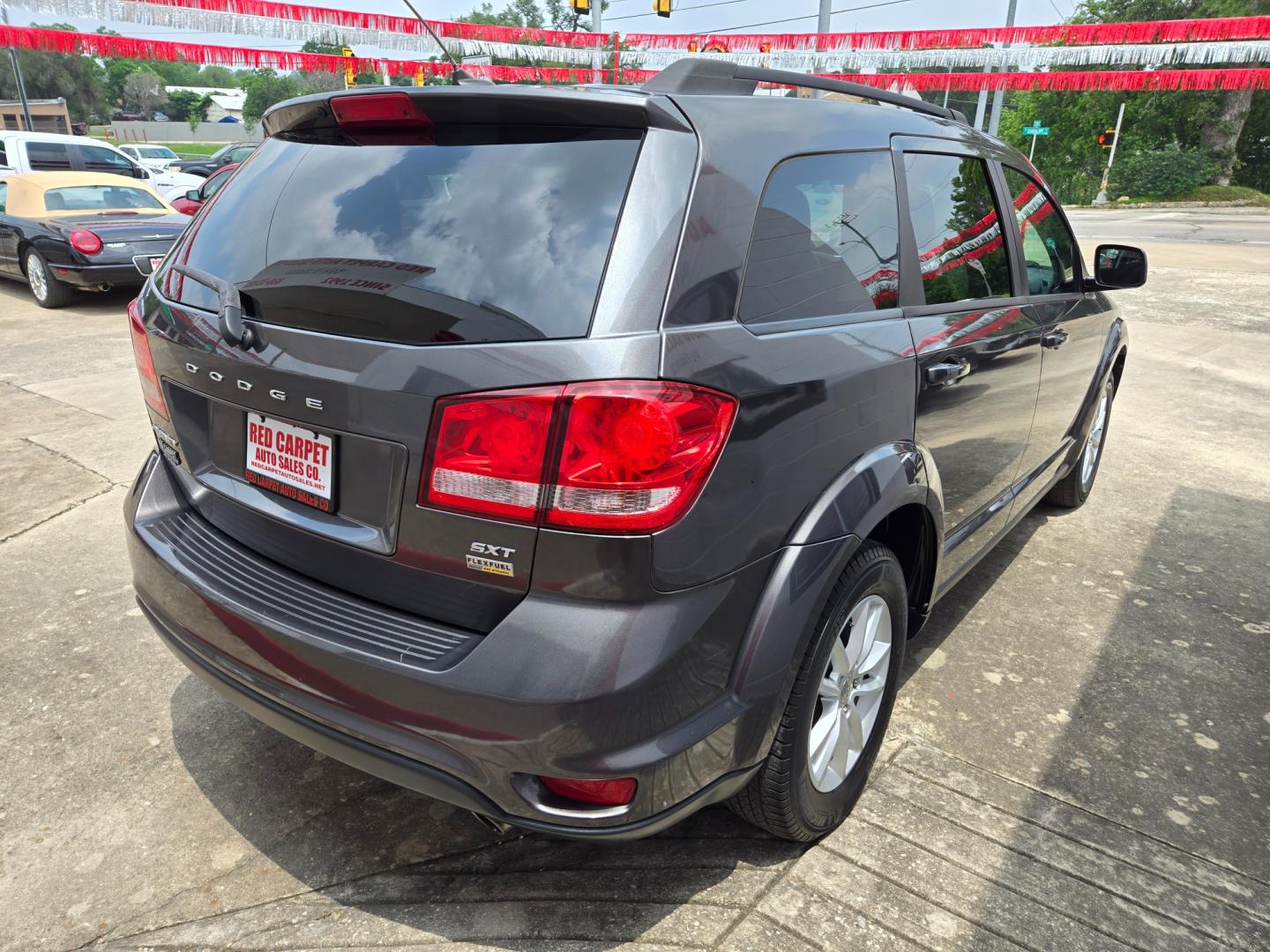 2014 GRAY Dodge Journey SXT (3C4PDCBGXET) with an 3.6L V6 DOHC 24V engine, 6-Speed Automatic transmission, located at 503 West Court, Seguin, TX, 78155, (830) 379-3373, 29.568621, -97.969803 - Photo#2